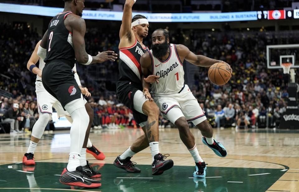 雷速直播-开拓者球队名宿回顾自己的NBA生涯，分享经验和故事给球迷